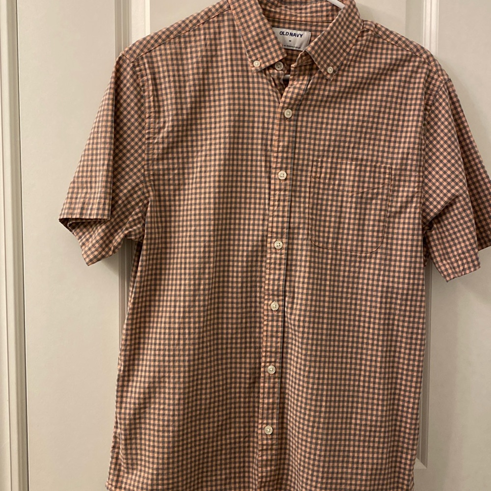 Grey and light pink button up short sleeves size M